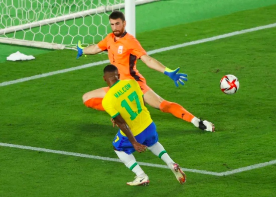 Malcom (17), pemain pengganti asal Brasil berhasil mencetak goal di menit ke-108 babak final sepak bola putra Olimpiade Tokyo 2020, Sabtu (7/8) malam