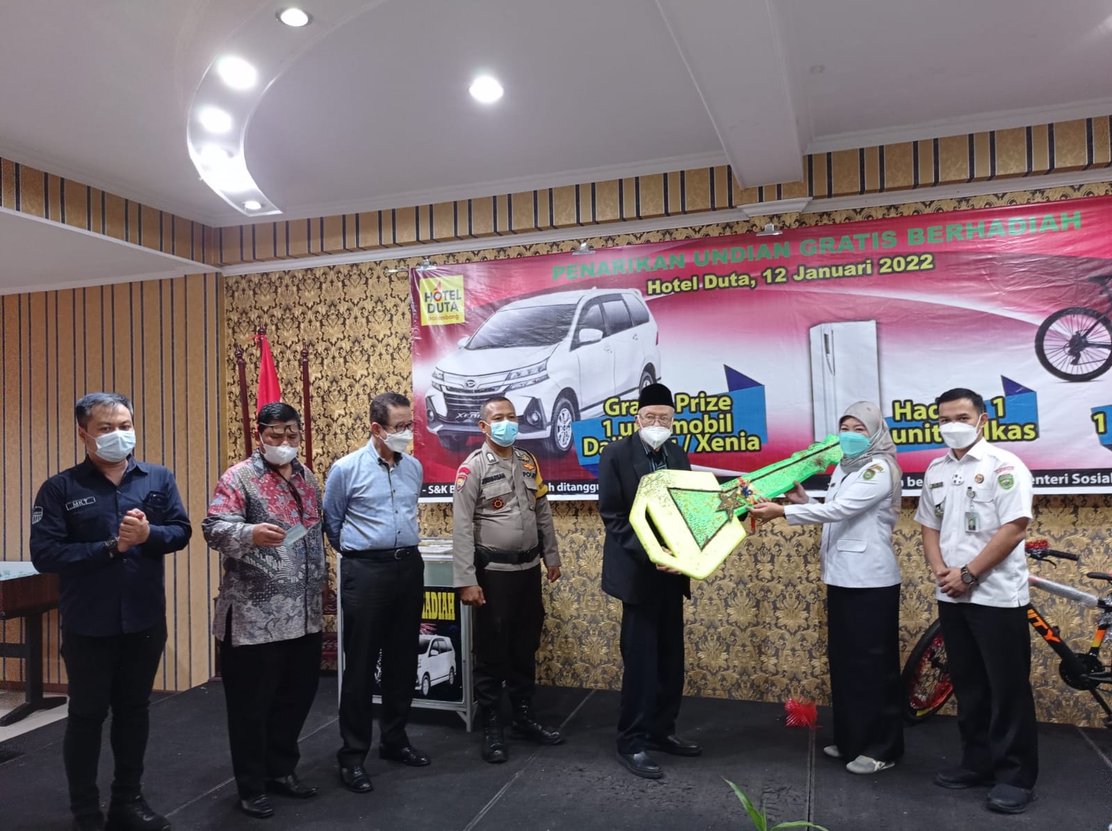 Hotel Duta Syariah Palembang menggelar undian berhadiah mobil