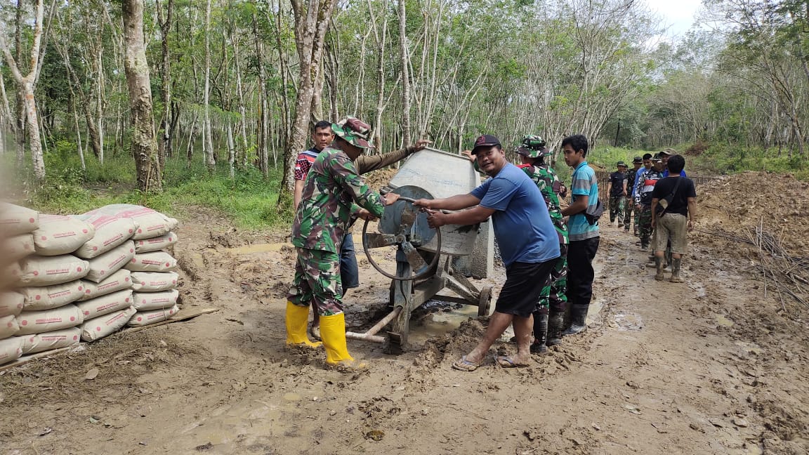 Pengerjaan Box Culvert di Desa Cahya Bumi Kecamatan Lempuing Kab Ogan Komring Ilir, Minggu (16/10/2022)