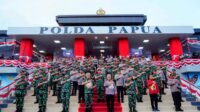 Kapolri Jenderal Listyo Sigit Prabowo, Panglima TNI Laksamana Yudo Margono hingga seluruh Kepala Staf TNI AD, AL dan AU meresmikan gedung baru Polda Papua, Minggu, (08/1/2023)